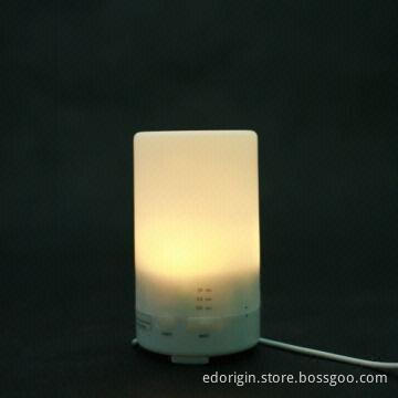 USB Essential Oil Diffuser with LED Lamp, 65mL Capacity, CE and RoHS Marks